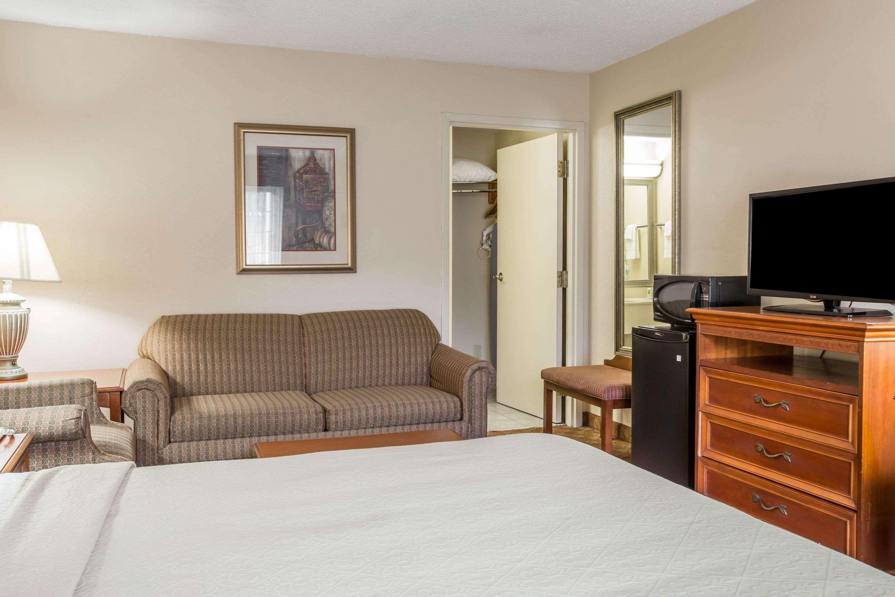 Quality Inn & Suites Hanes Mall Winston-Salem Ngoại thất bức ảnh