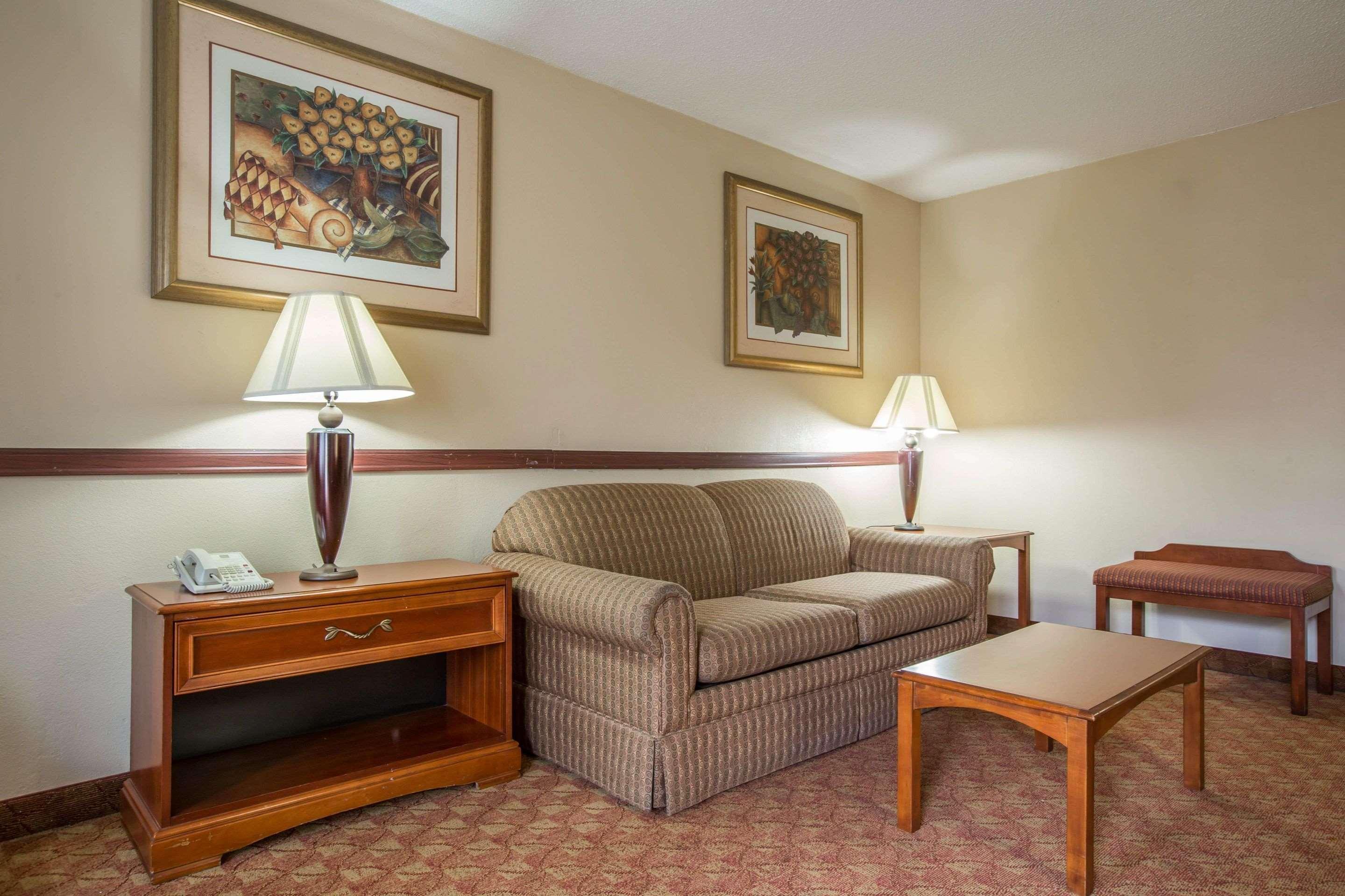 Quality Inn & Suites Hanes Mall Winston-Salem Ngoại thất bức ảnh
