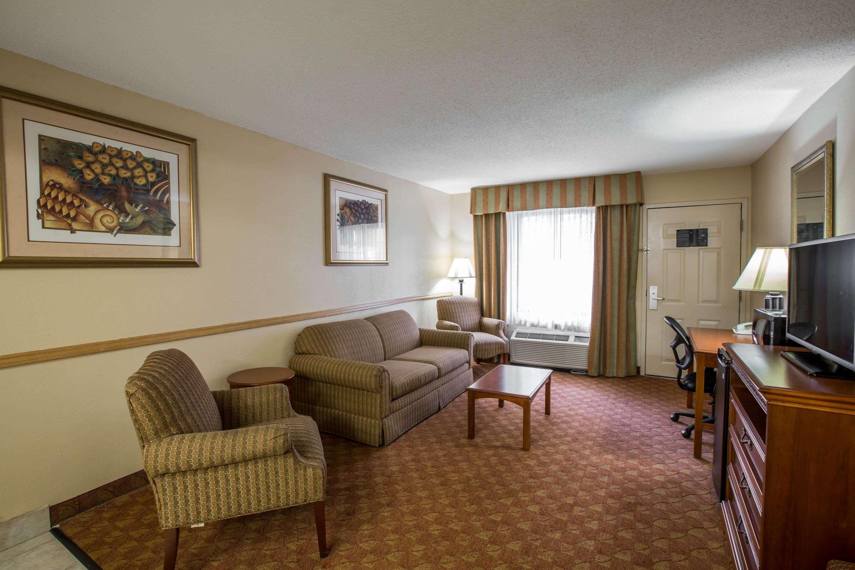 Quality Inn & Suites Hanes Mall Winston-Salem Ngoại thất bức ảnh