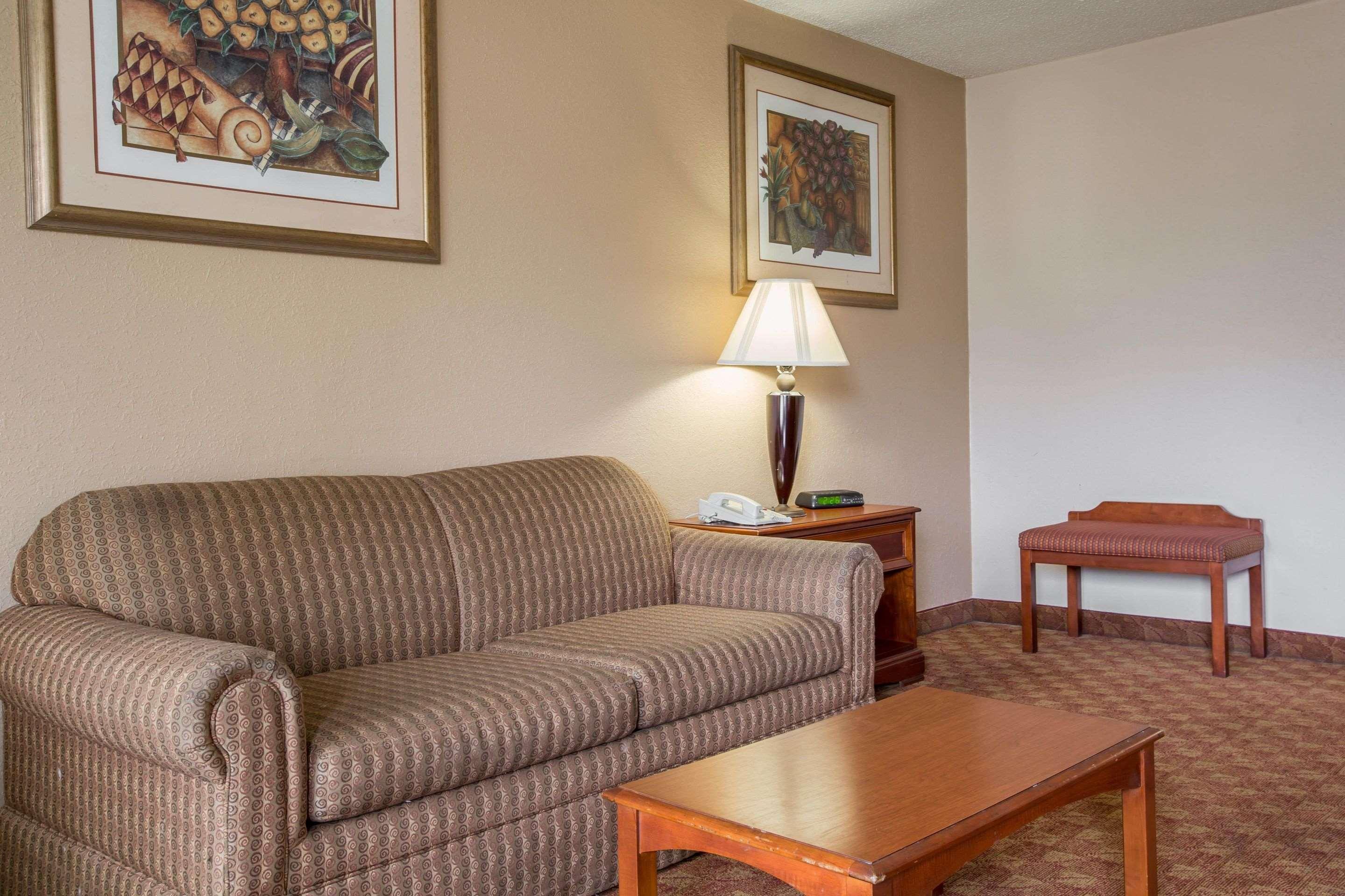 Quality Inn & Suites Hanes Mall Winston-Salem Ngoại thất bức ảnh