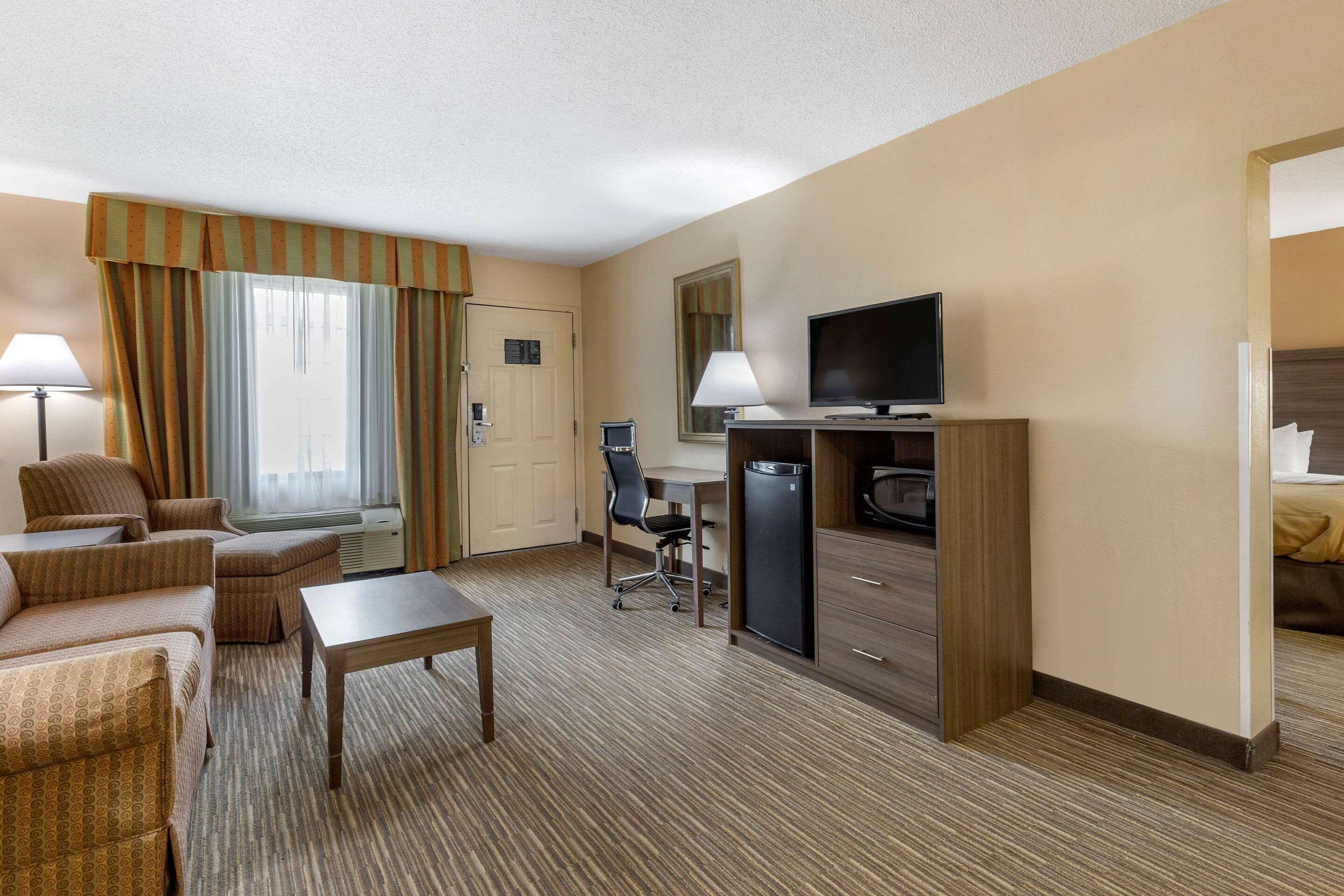Quality Inn & Suites Hanes Mall Winston-Salem Ngoại thất bức ảnh